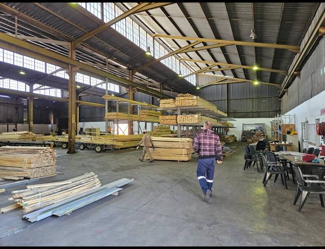 2,500M² WORKSHOP TO LET IN JET PARK